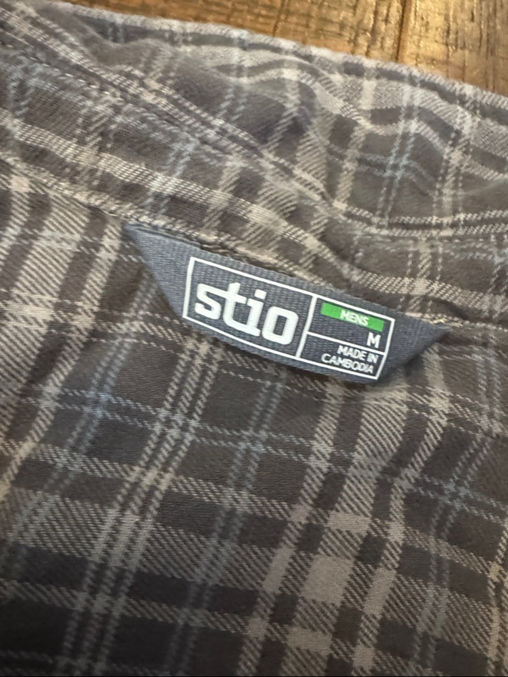 Men’s Stio Organic Cotton Plaid Long Sleeve Button Down Shirt - Picture 3 of 9